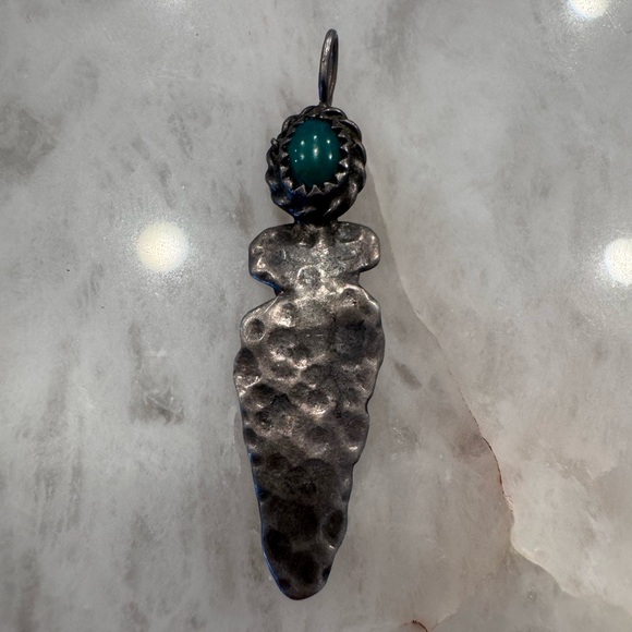 Vintage Native American Sterling Silver Pendant with stone Accent - Picture 1 of 3